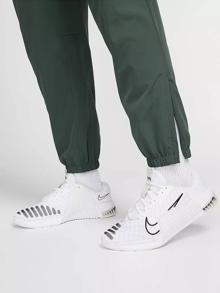 NIKE | Herren Jogginghose Form | olive