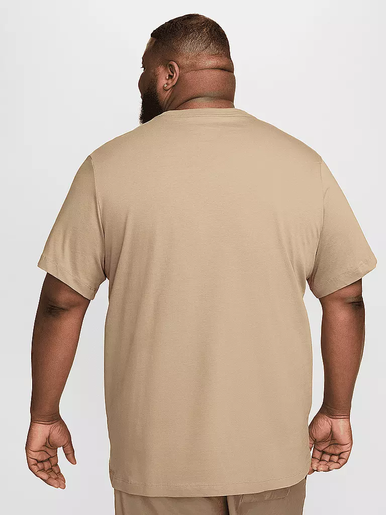 NIKE | Herren T-Shirt Nike Sportswear Club | camel